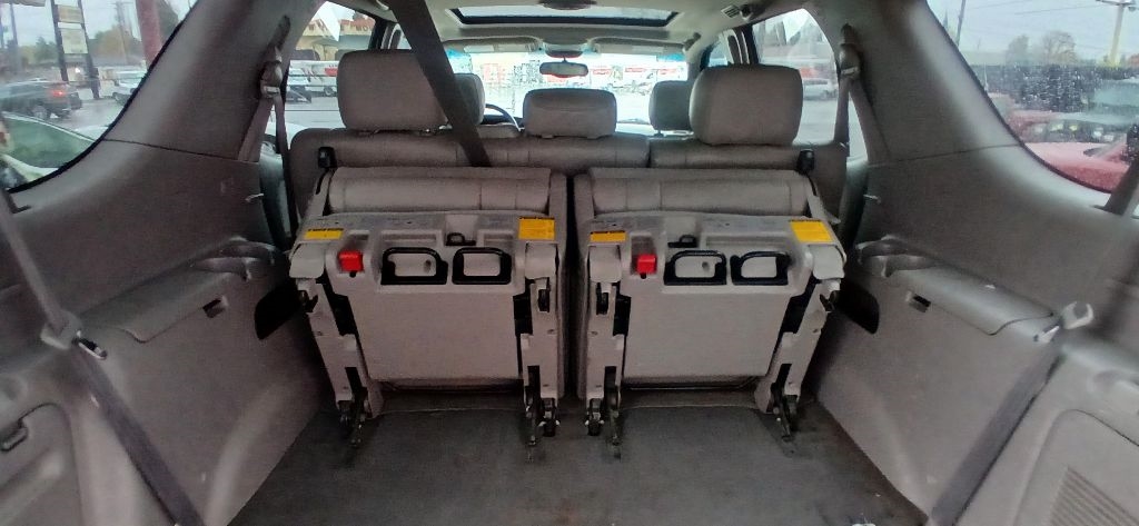 Toyota Sequoia SR5 4WD 2006