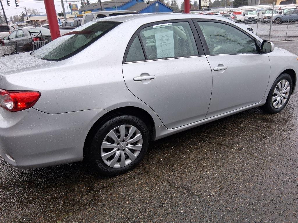 Toyota Corolla S 5-Speed MT 2013