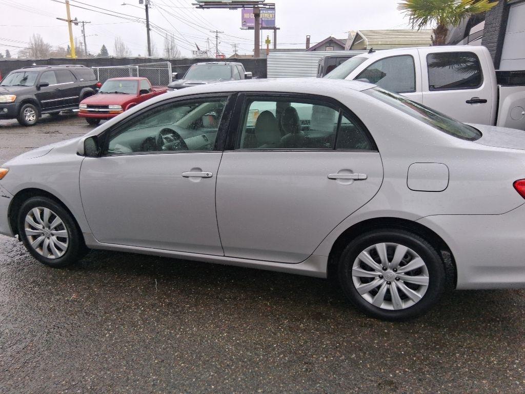 Toyota Corolla S 5-Speed MT 2013