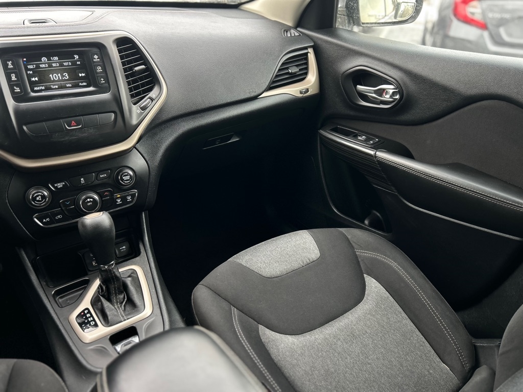 Jeep Cherokee Latitude FWD 2014