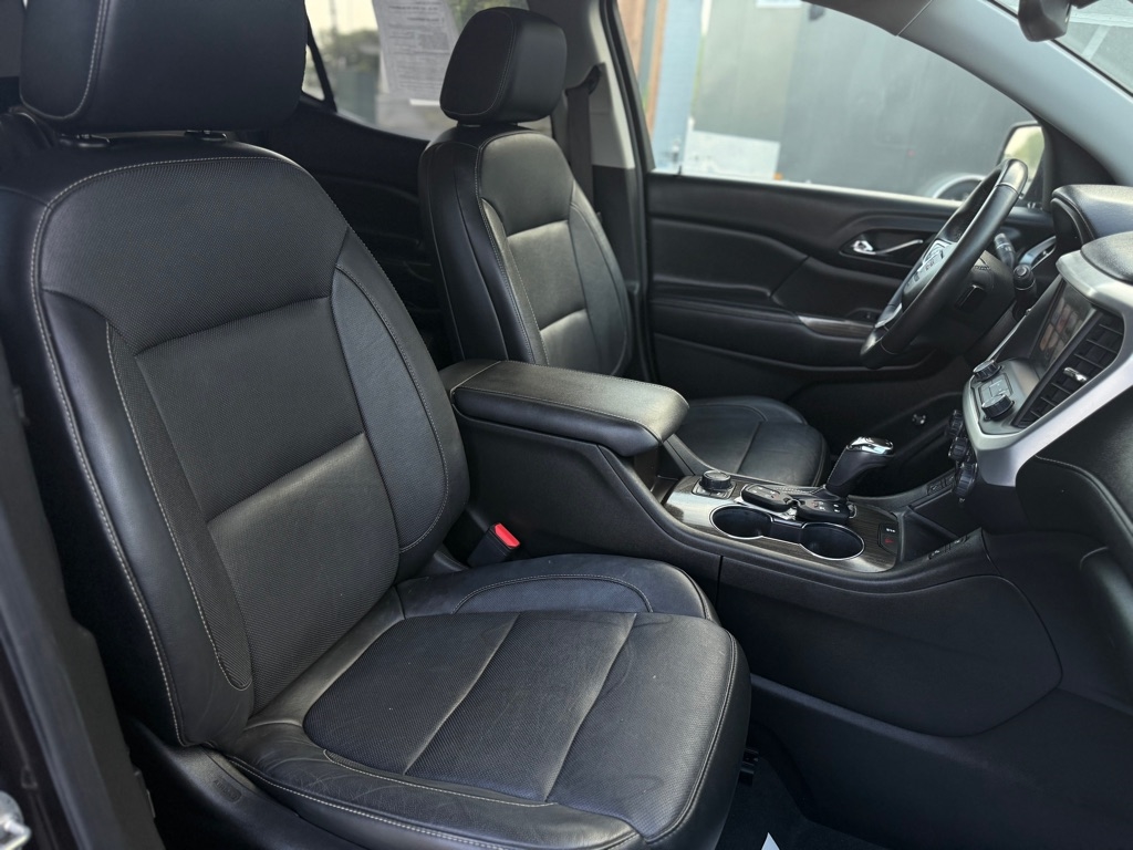 GMC Acadia SLT-2 FWD 2017 GMC Acadia SLT-2 FWD 2017