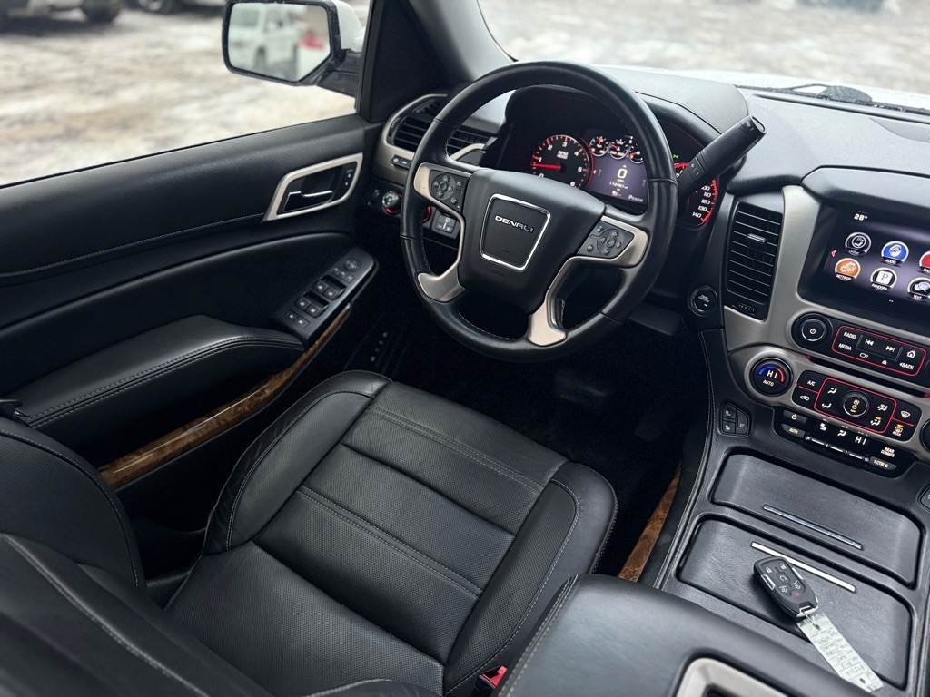 GMC Yukon Denali XL 4WD 2015