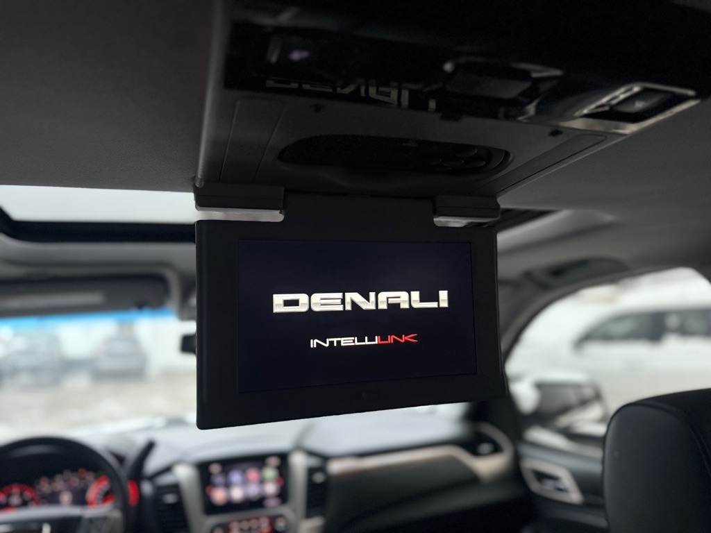 GMC Yukon Denali XL 4WD 2015