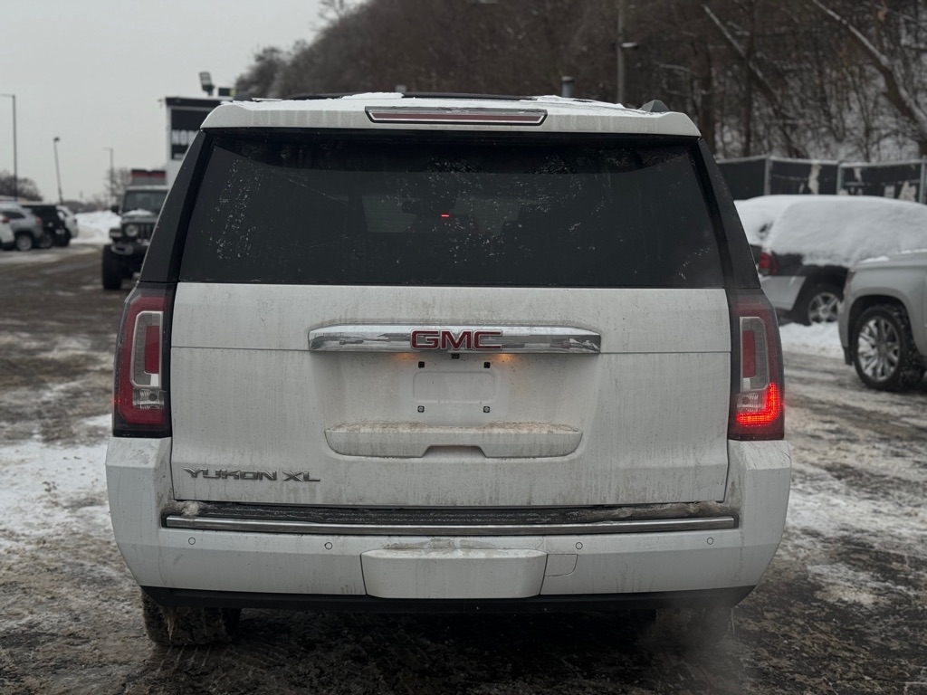 GMC Yukon Denali XL 4WD 2015