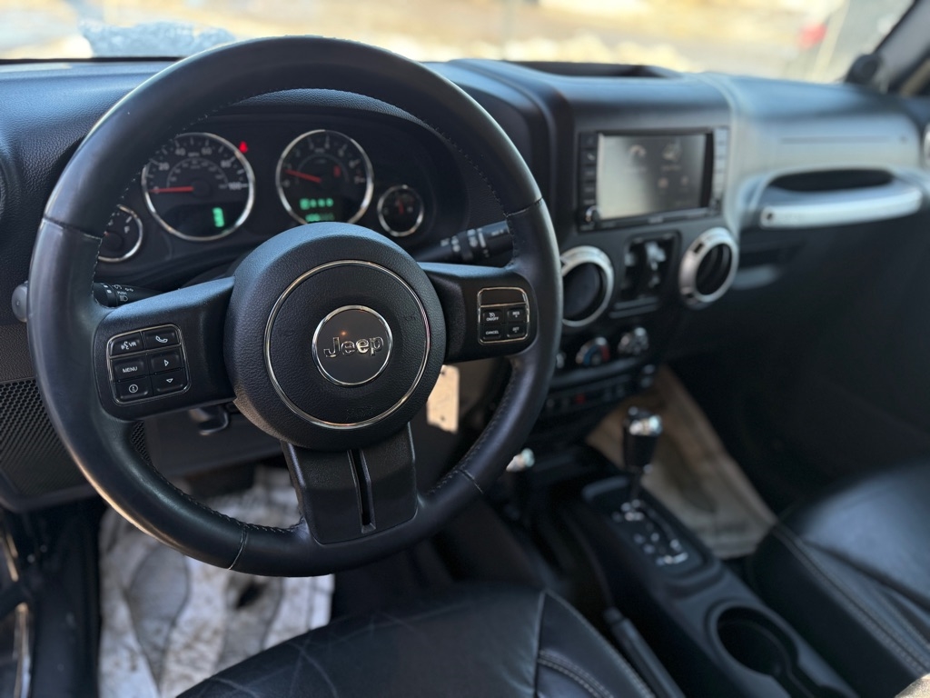 Jeep Wrangler Unlimited Sahara 4WD 2013