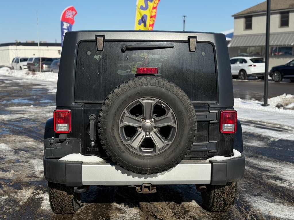 Jeep Wrangler Unlimited Sahara 4WD 2013
