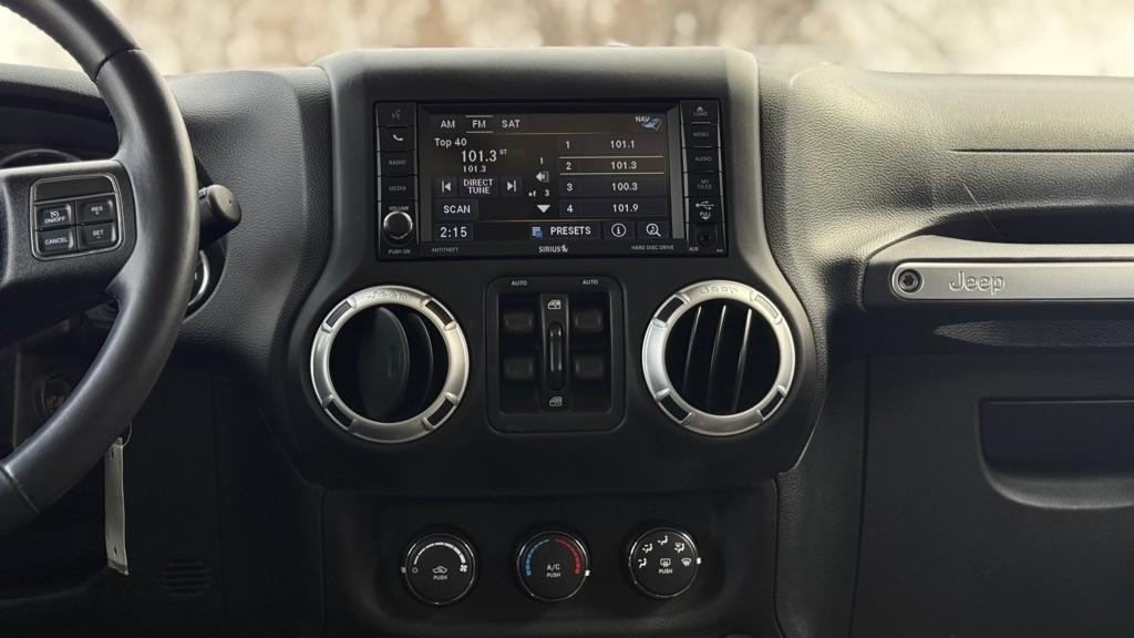 Jeep Wrangler Unlimited Sahara 4WD 2013