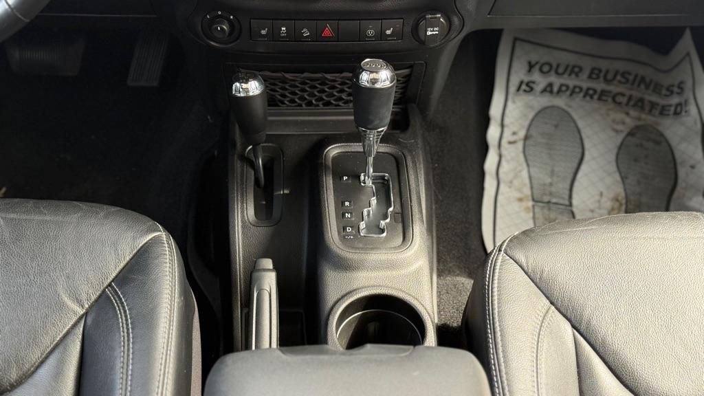 Jeep Wrangler Unlimited Sahara 4WD 2013