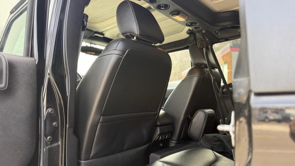 Jeep Wrangler Unlimited Sahara 4WD 2013