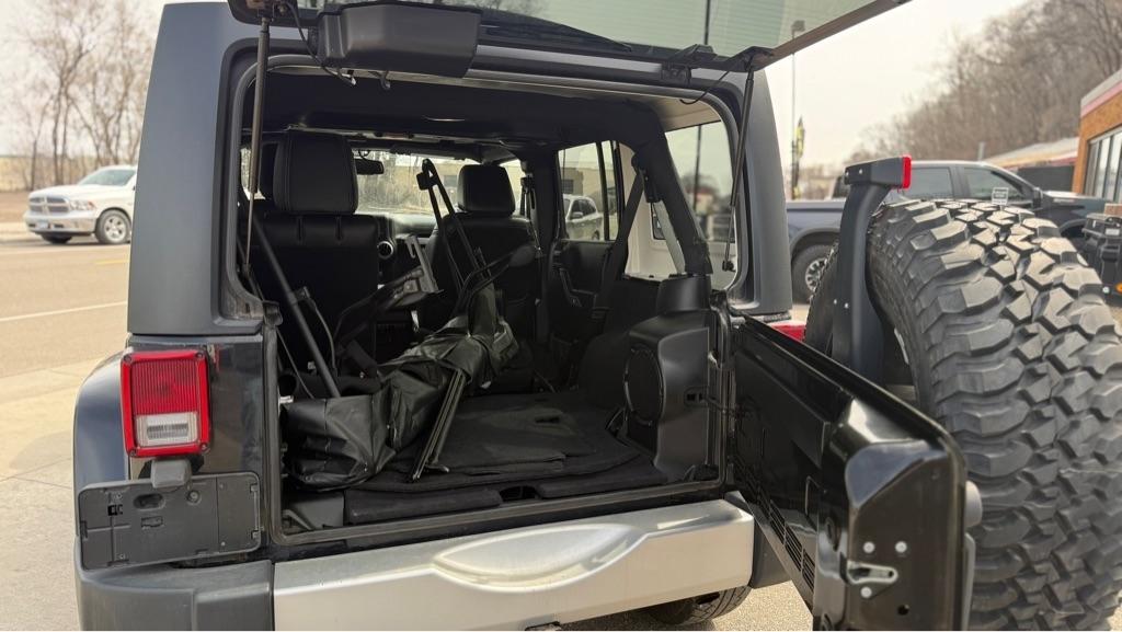 Jeep Wrangler Unlimited Sahara 4WD 2013