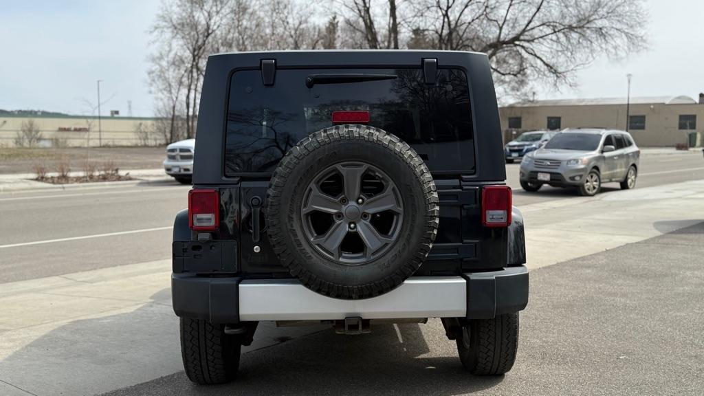 Jeep Wrangler Unlimited Sahara 4WD 2013