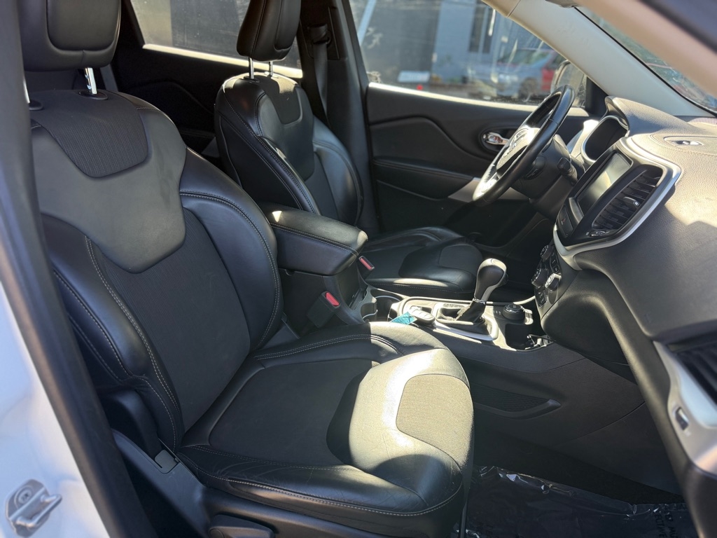 Jeep Cherokee Latitude Plus 4WD 2018 Jeep Cherokee Latitude Plus 4WD 2018