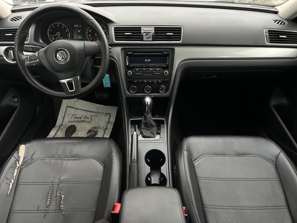 Volkswagen Passat 1.8T S AT 2014