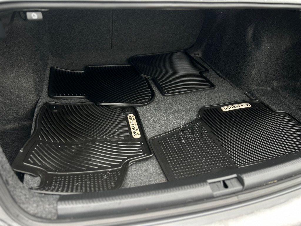 Volkswagen Passat 1.8T S AT 2014