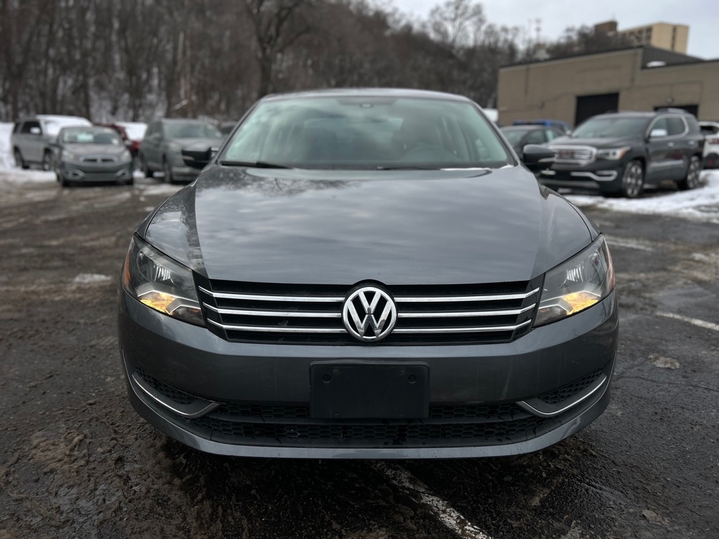 Volkswagen Passat 1.8T S AT 2014