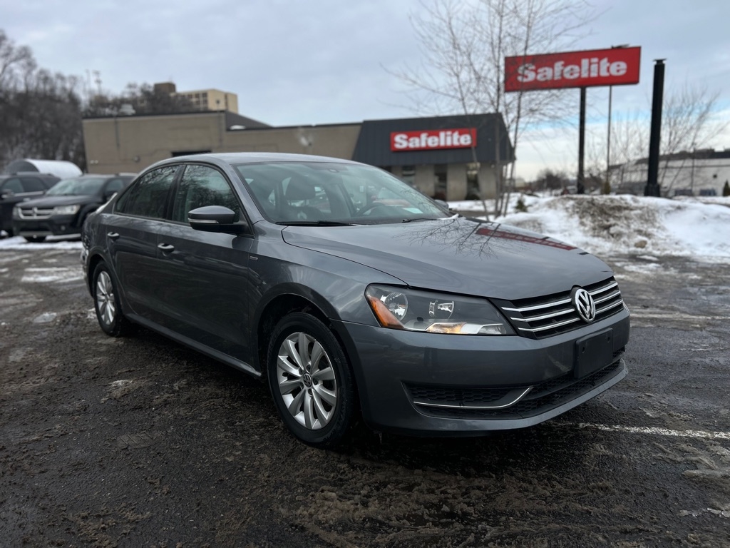 Volkswagen Passat 1.8T S AT 2014