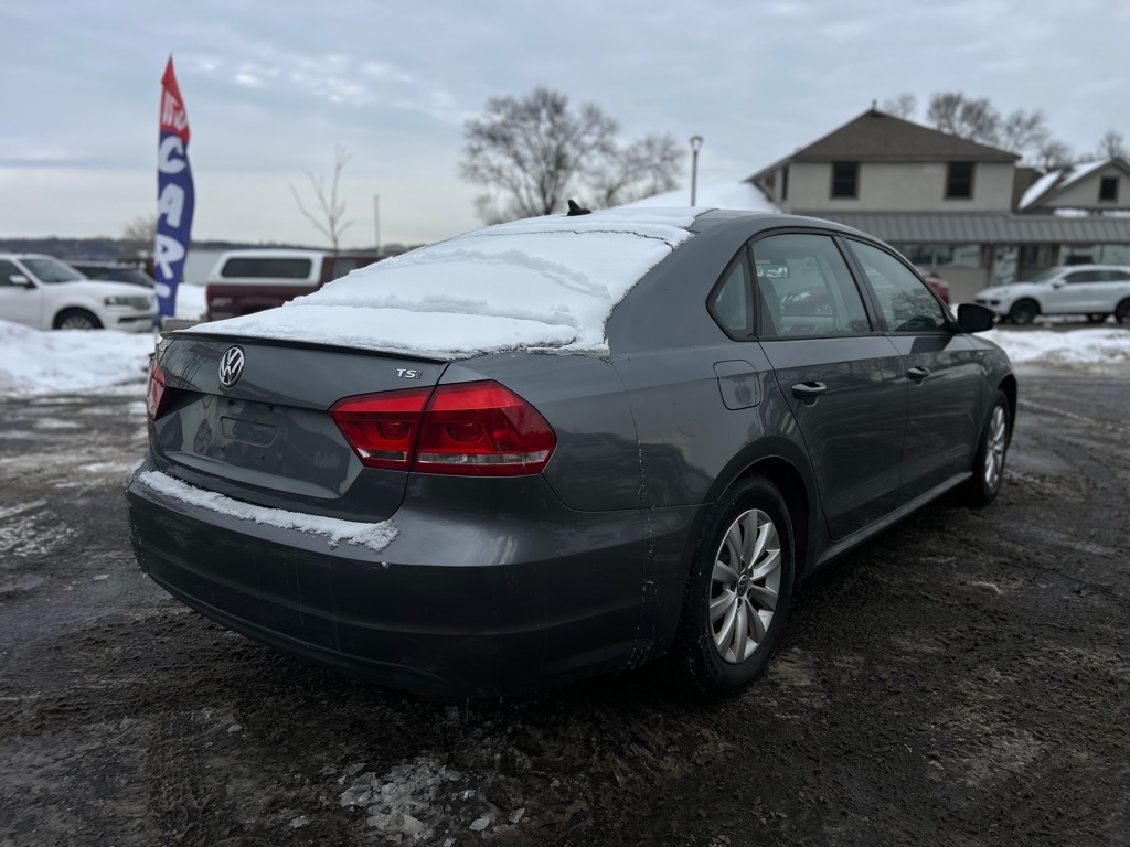 Volkswagen Passat 1.8T S AT 2014