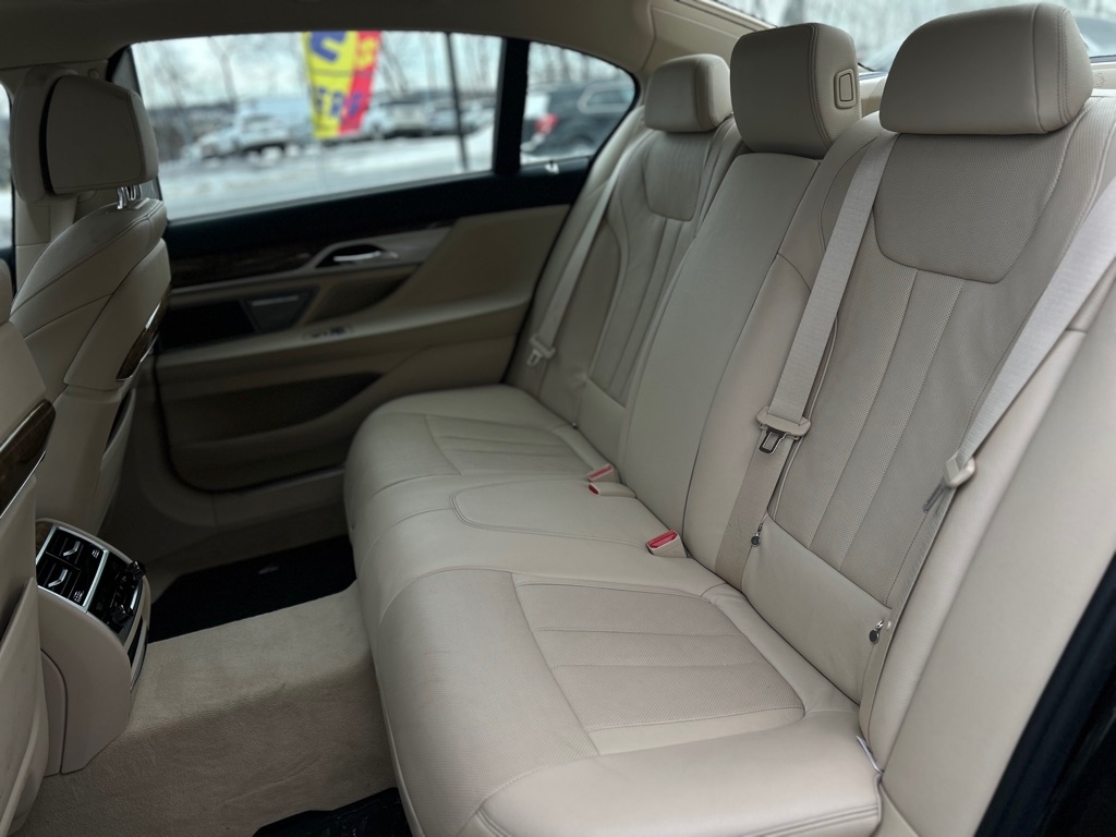BMW 7-Series 740i xDrive 2017