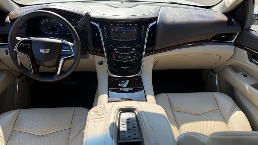 Cadillac Escalade Luxury 4WD 2017