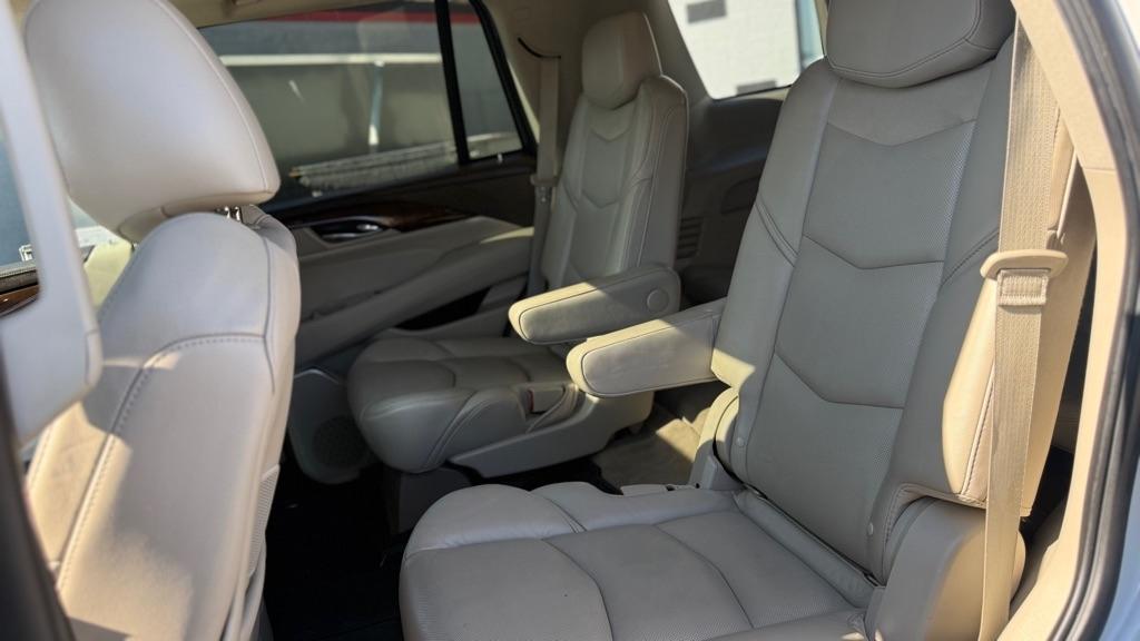 Cadillac Escalade Luxury 4WD 2017