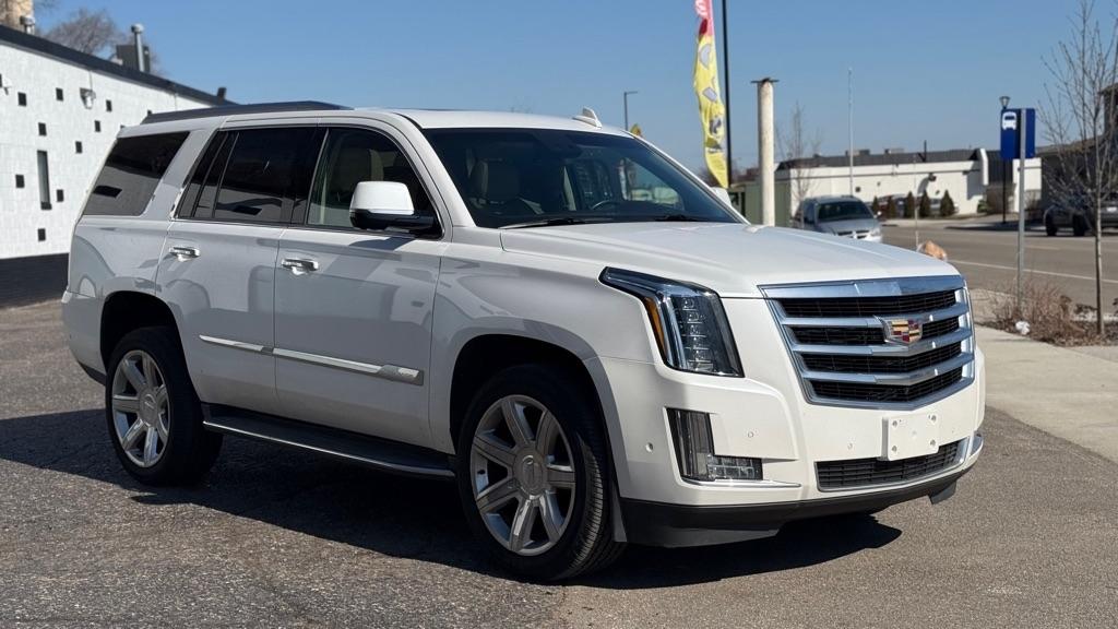 Cadillac Escalade Luxury 4WD 2017