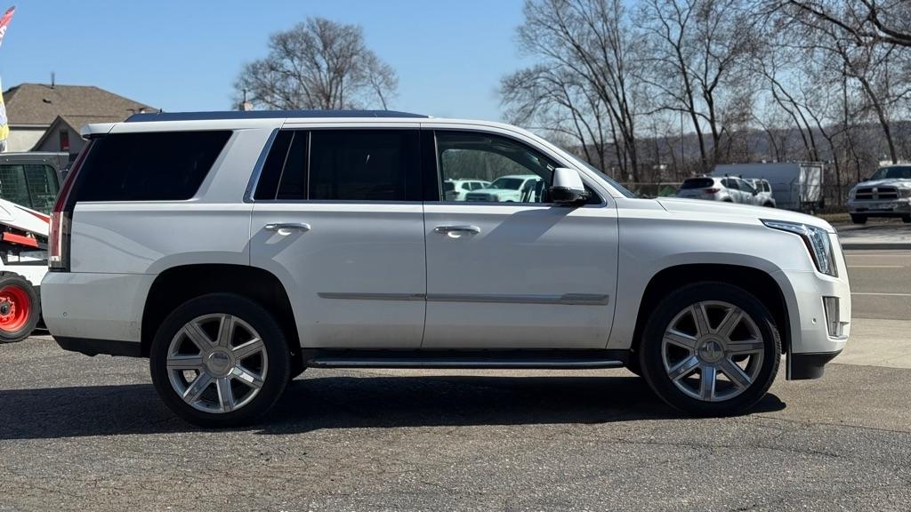 Cadillac Escalade Luxury 4WD 2017