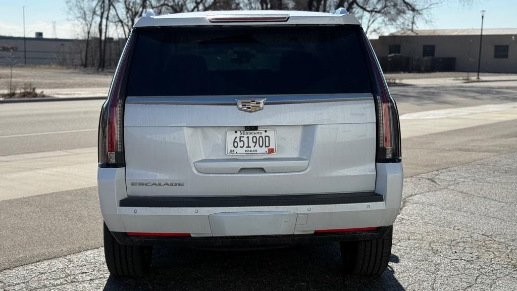 Cadillac Escalade Luxury 4WD 2017