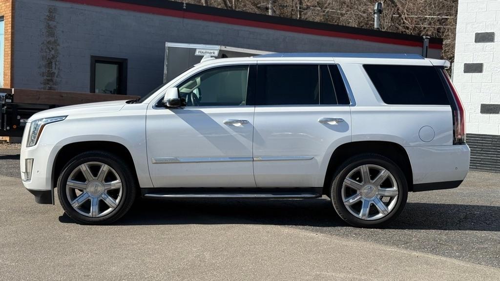 Cadillac Escalade Luxury 4WD 2017