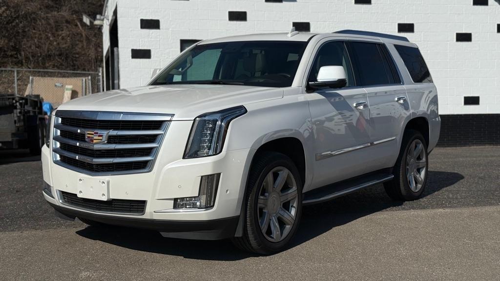 Cadillac Escalade Luxury 4WD 2017