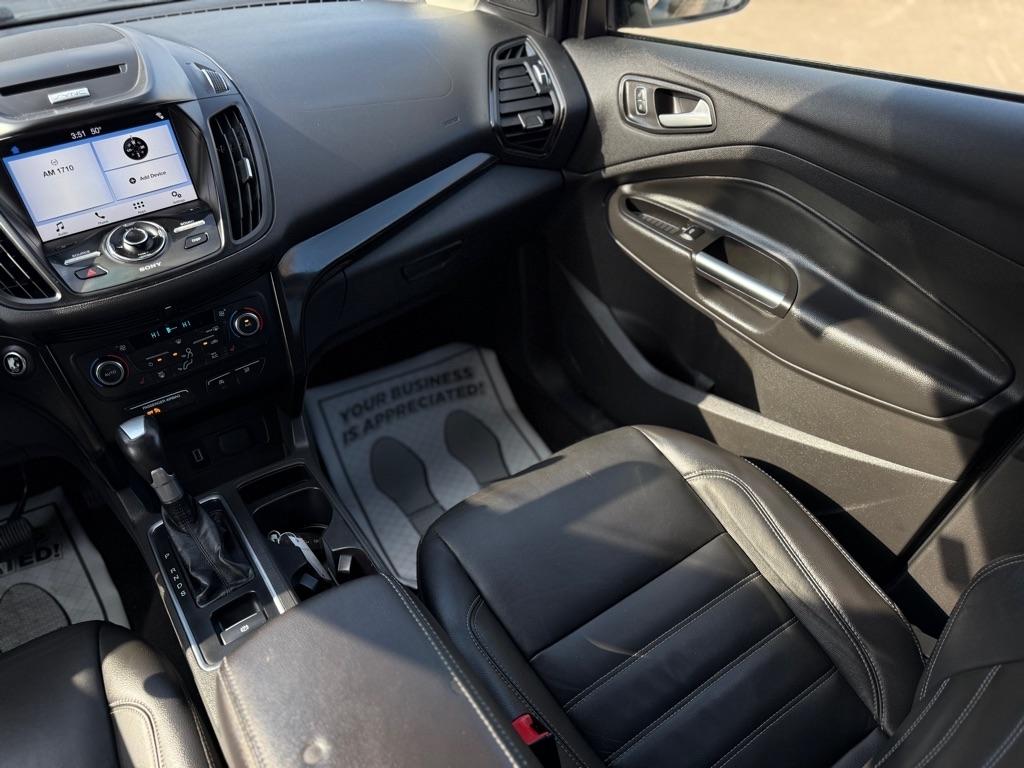 Ford Escape Titanium 4WD 2017