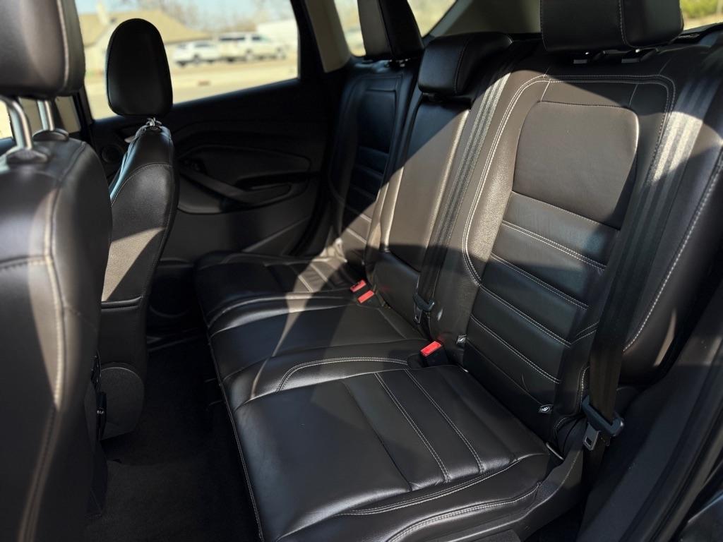 Ford Escape Titanium 4WD 2017