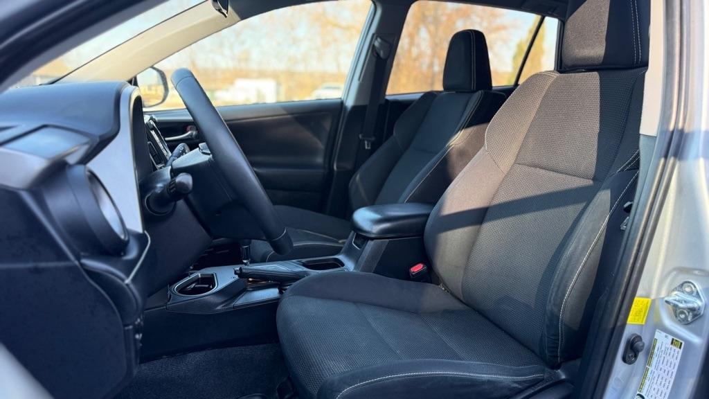 Toyota RAV4 XLE AWD 2016