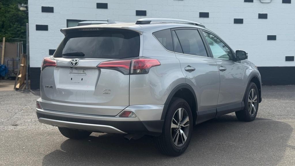 Toyota RAV4 XLE AWD 2016