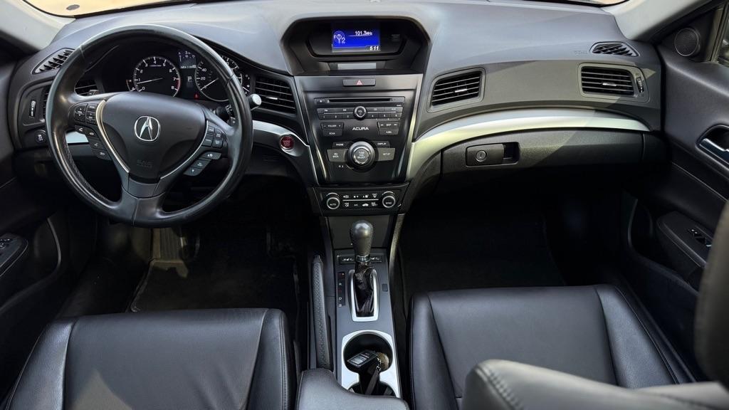 Acura ILX 8-Spd AT 2017