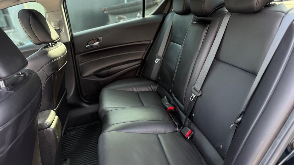 Acura ILX 8-Spd AT 2017