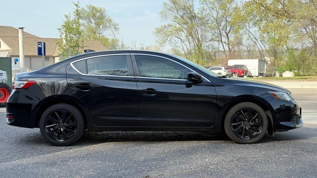 Acura ILX 8-Spd AT 2017