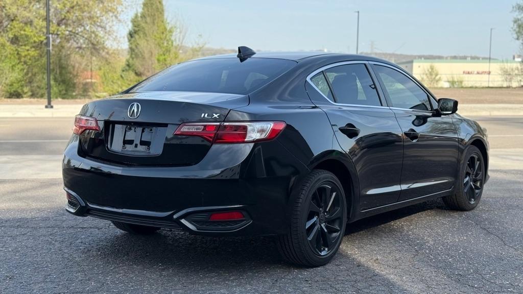 Acura ILX 8-Spd AT 2017