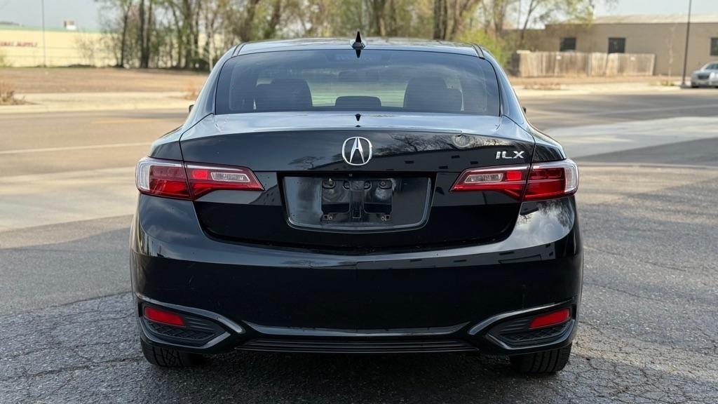 Acura ILX 8-Spd AT 2017