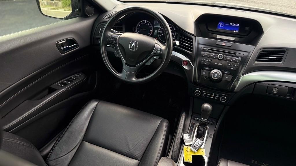 Acura ILX 8-Spd AT 2017