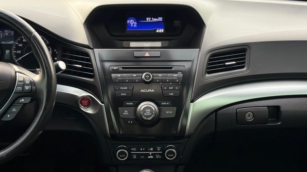 Acura ILX 8-Spd AT 2017