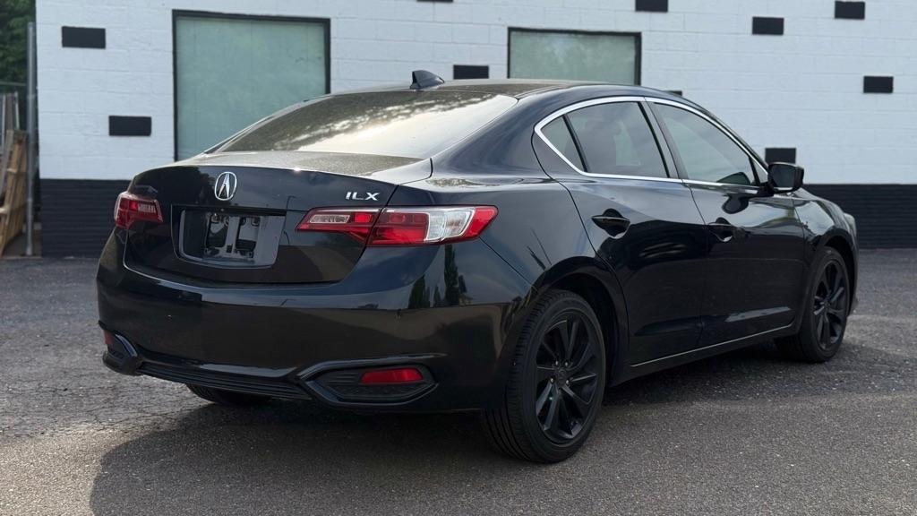 Acura ILX 8-Spd AT 2017