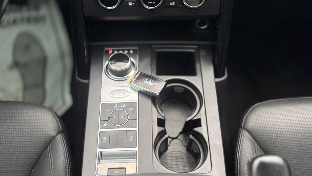 Land Rover Discovery SE 2019