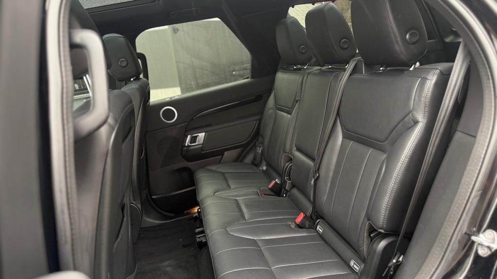 Land Rover Discovery SE 2019