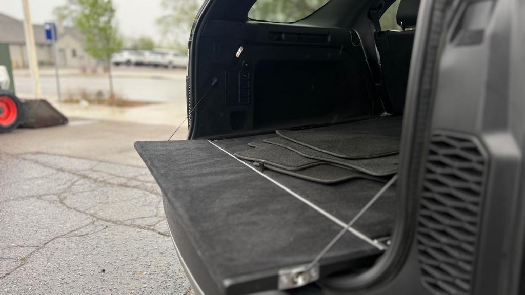 Land Rover Discovery SE 2019