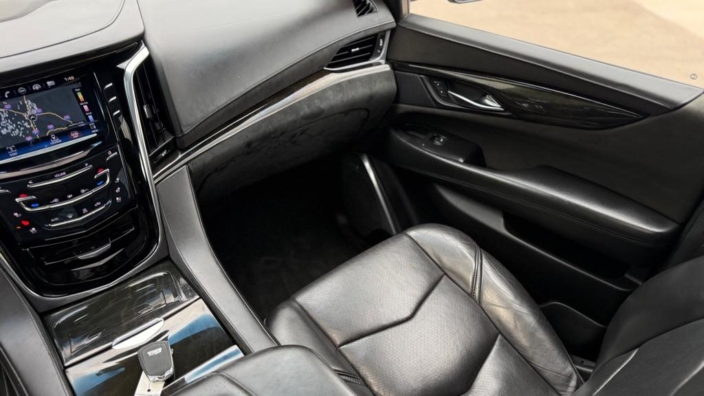 Cadillac Escalade ESV Platinum 4WD 2018