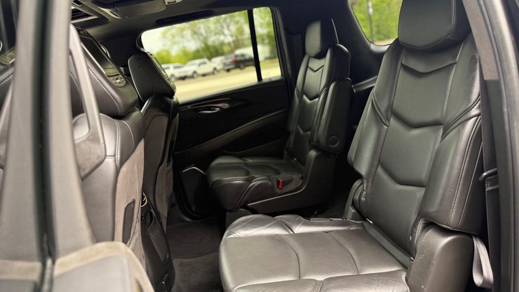 Cadillac Escalade ESV Platinum 4WD 2018