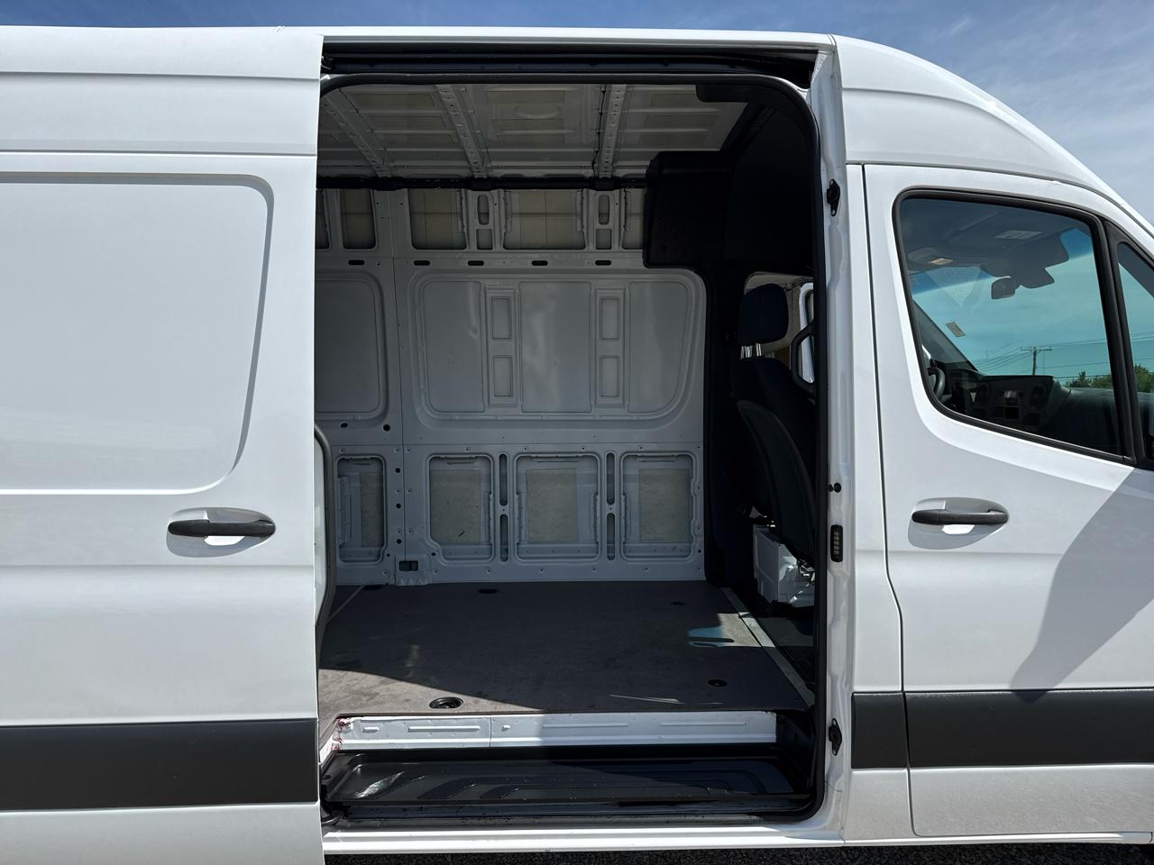 Mercedes-Benz Sprinter Cargo Van High Roof Cargo 4cyl 170WB 2022