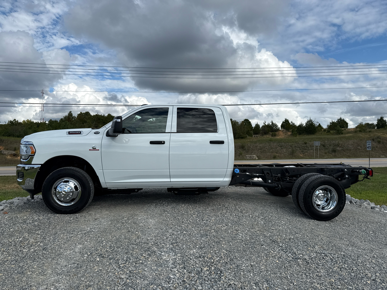 RAM 3500 Cab/Chassis Tradesman Crew Cab 4WD 172.4 2024 RAM 3500 Cab/Chassis Tradesman Crew Cab 4WD 172.4 2024