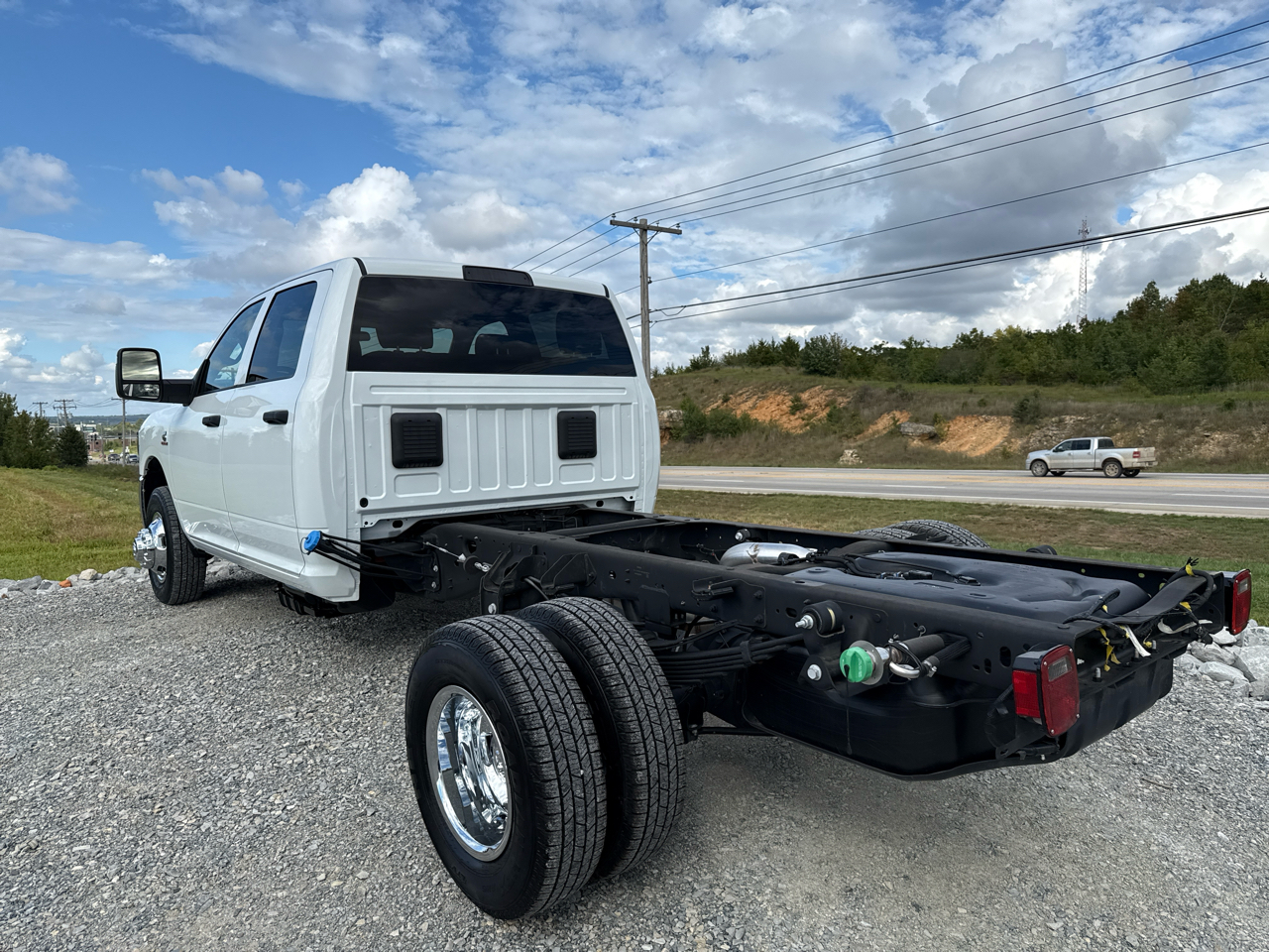 RAM 3500 Cab/Chassis Tradesman Crew Cab 4WD 172.4 2024 RAM 3500 Cab/Chassis Tradesman Crew Cab 4WD 172.4 2024
