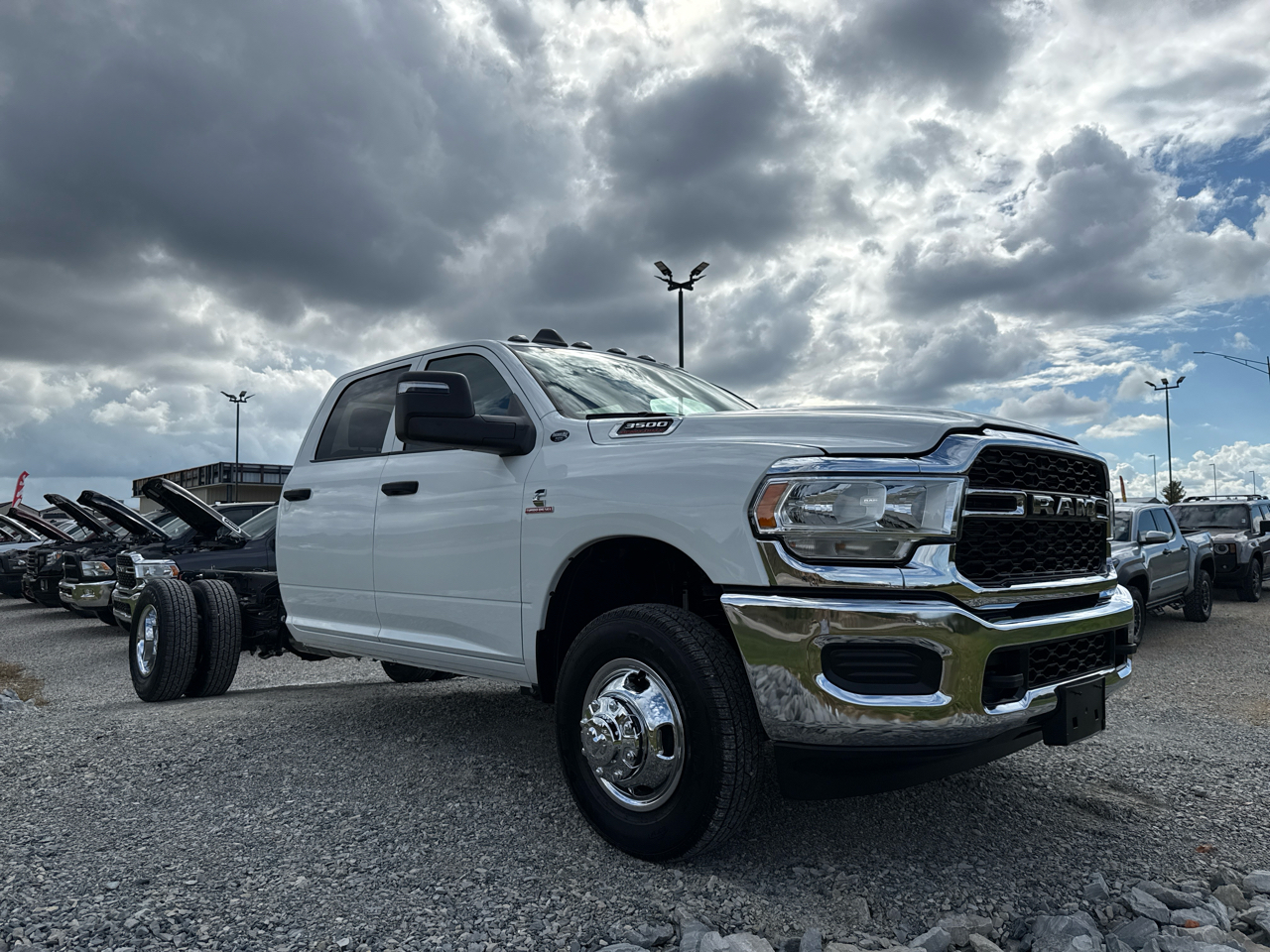 RAM 3500 Cab/Chassis Tradesman Crew Cab 4WD 172.4 2024 RAM 3500 Cab/Chassis Tradesman Crew Cab 4WD 172.4 2024